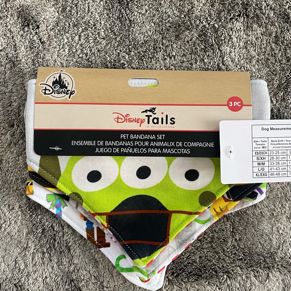 Pixar Holiday Bandana Set For Dogs NWT